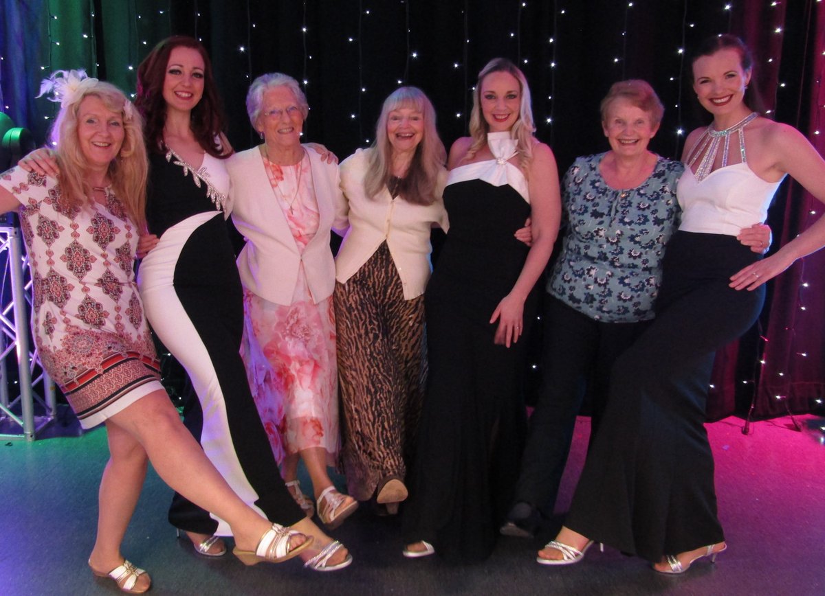ProductionsBel's tweet image. The @ProductionsBel ladies and their Mums. We are very lucky to have such supportive families 💜#classicalcrossover #entertainment #uniqueentertainment #booking #event #corporate #soprano #vocaltrio #weddingentertainment #wedding2020 #entertainmentact