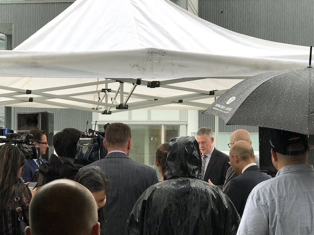 LenCatling's tweet photo. Media Relations in the rain! 💦☔️ #Vancouver #LifeAtCMHC https://t.co/oM7LtSAyRY