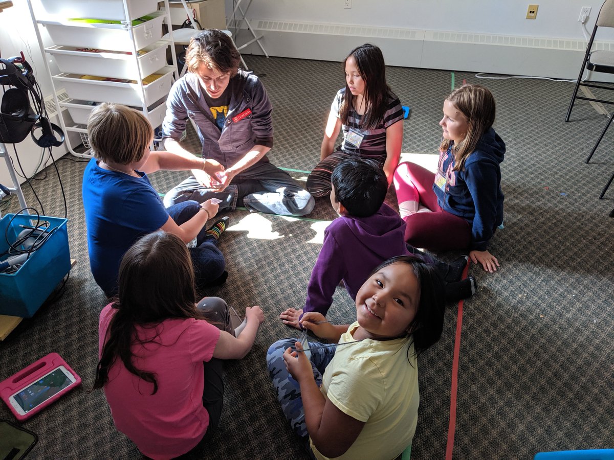 IqMakerspace's tweet image. Trying out new games and magic tricks with Graham from @learningcode! #Makerspace #Iqaluit #LearningCode