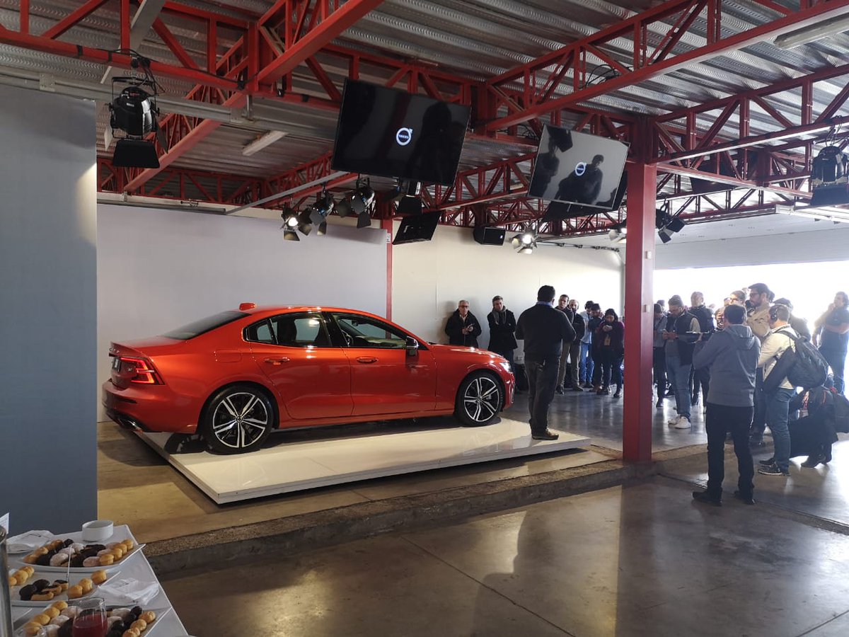 La prensa especializada motor de Latinoamérica realizó el test drive regional del #TheAllNewS60 en el <a href="/AIC_Codegua/">Autódromo Internacional de Codegua</a> 

Una vez más los sorprendimos con nuestra tecnología, diseño e innovaciones. 
Conoce nuestro The All New S60 aquí bit.ly/TheAllNewS60