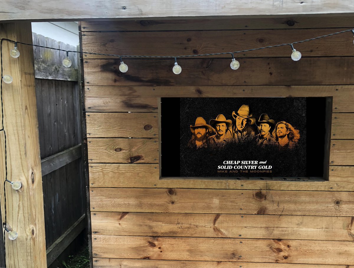 DiscologistPod's tweet photo. Next transmission from the #TinyShack:
@themoonpies new album 'Cheap Silver and Solid Country Gold'
#Discologist https://t.co/s3CD3x0j0i