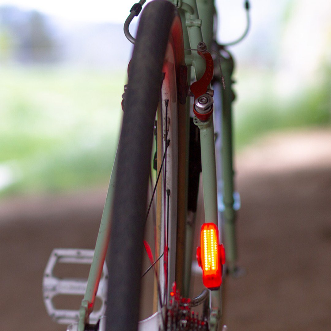 CatEyeBicycle's tweet image. Safety doesn&apos;t stop in the daytime. Rapid front and rear safety lights provide full visibility day or night. cateye.com/intl/products/…