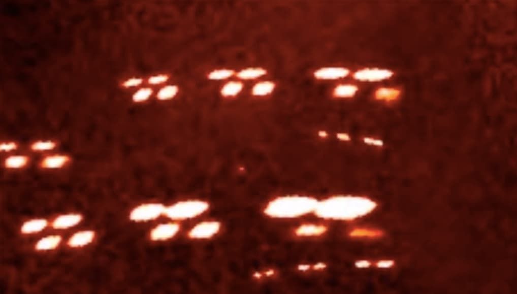 RinconSalfate's tweet photo. Numerosos y enormes #ovnis en formación son captados pasando cerca del #Sol. [Video] https://t.co/iGz6zCyaiM https://t.co/g8SXxUNoof