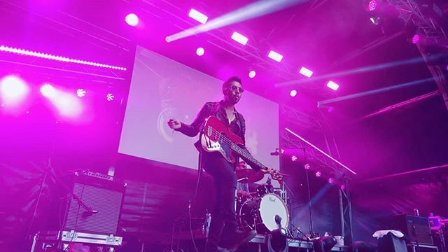 REWIND FESTIVAL

#musician #bassist #bass #fender #fenderjazz #jazz #jazzbass #live #festival #stage #pink #lights #rewind ift.tt/31ZKOYh