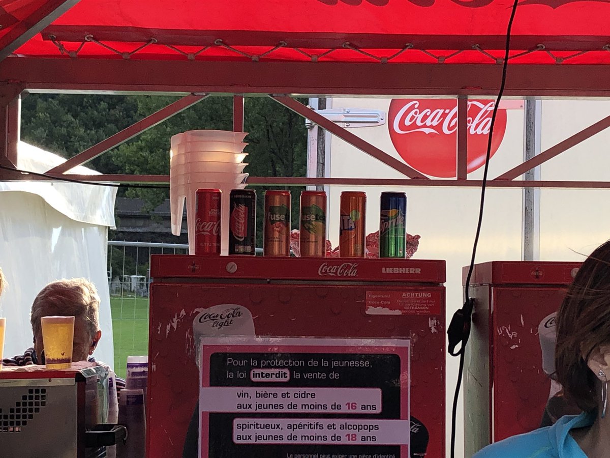 JaccardN's tweet photo. Venoge Festival malheureusement pas à la pointe de la gestion des déchets, dommage dommage .... 
#venogefestival #petetaluquelscandale #ecologie #ilfautseposerdesquestions #planete #pollution #mauvaischoix https://t.co/ldDDY17AAF