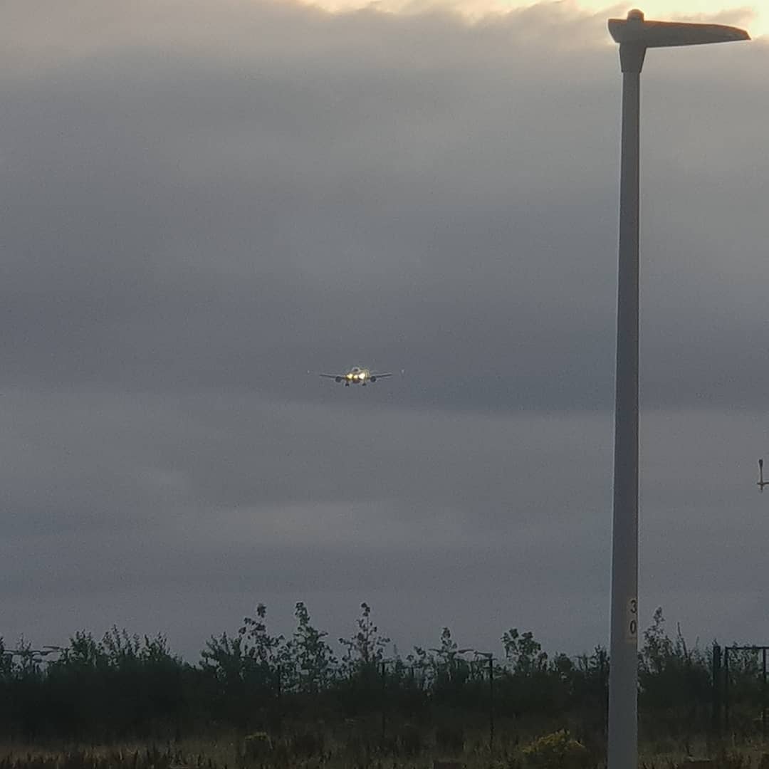 TheWiganRunner's tweet photo. DayπββοΈ963
Where Am I Running Wednesday ββ
Can you guess where I was πββοΈ???
ππ³βπ€ππ¦
Have a great day everyone πππ»
#963 #WiganTo #FlyAway #AviationGeek #Planes #Airport #Views #NewCompetitions #Meeting #WorldRunning #Fitness #Exercise #AllOverTheWorld #Journey https://t.co/mM4EApMLcn