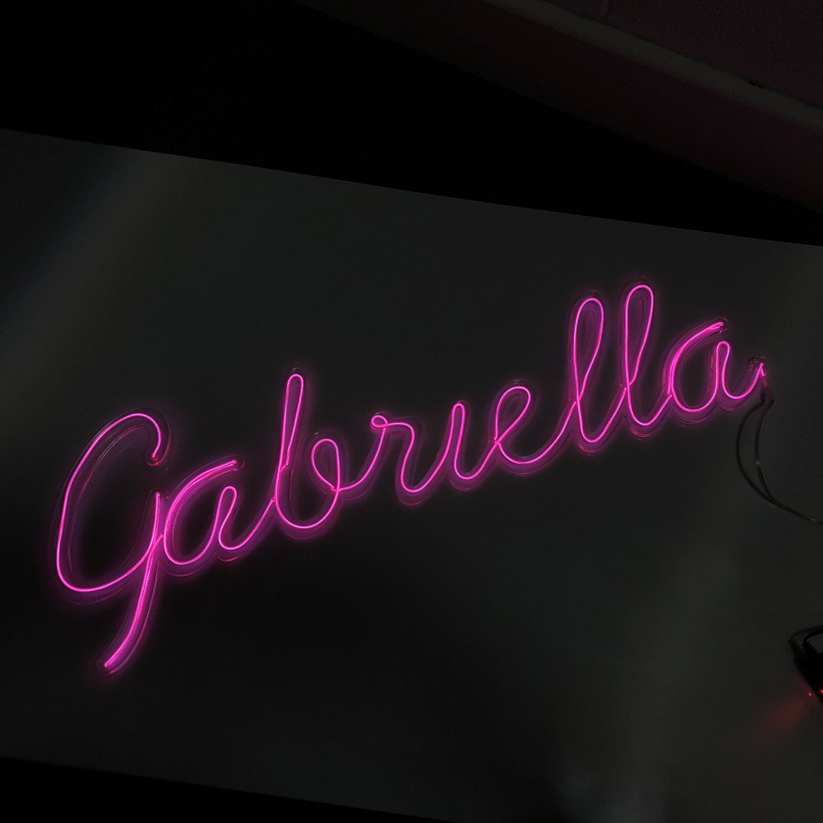 NeonMadOnline's tweet photo. Get your name in lights 😍 😍 ⠀

#neon #neonlights #bespokeneon #quotes #designinspo #bardecor #bardesign #customneon #neonsigns #neonlighting #neonquote #neonquotes #personalisedgifts #personaliseyourhome #homedecor #designideas #homeinspo #barinspo #officeinspo #standout https://t.co/SzbnLfuWwb