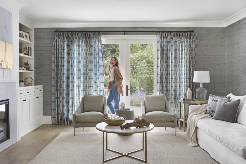 BudgetBlinds's tweet photo. Go bold with a beautifully draped #home. Learn more >>> https://t.co/BzmhADIGli https://t.co/rwV9GxIuRe
