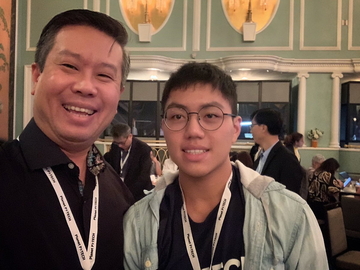 boon_thomas's tweet photo. Glad to meet Benson who is a second year PTECH student from #Taiwan. Thanks for sharing, Benson as our Expert and we wish you well &amp; success in your #PTECH jounery.:)

#WeArePTECH 
#PlanetPTECH19 https://t.co/dz9Vh2rEBF