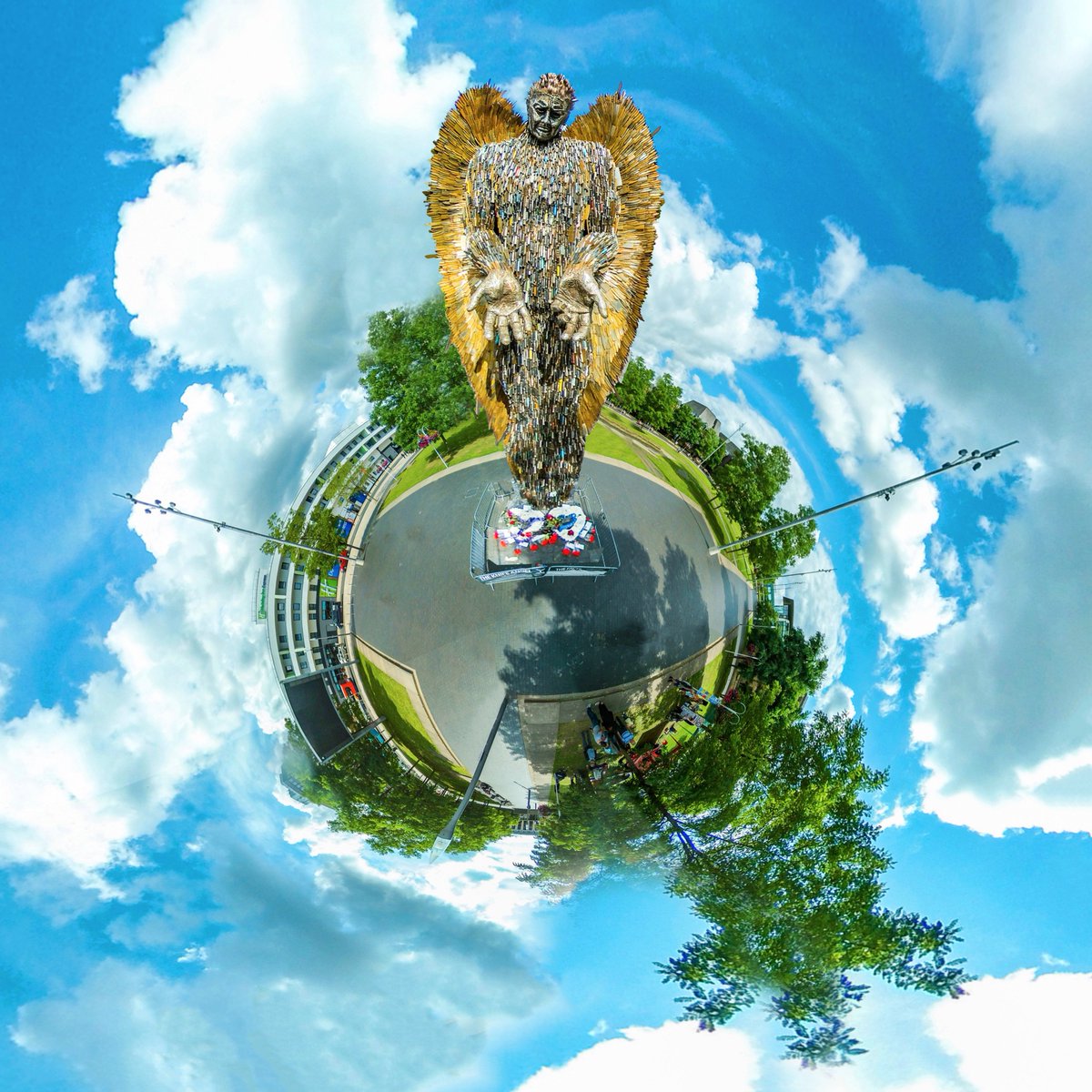 pintsizedplanet's tweet photo. Knife Angel Middlesbrough.
No Watermark as have no intention of selling these.#pintsizedplanet #pintsizedplanets #lifein360 #tinyplanet #tinyplanets #photosphere #360photography #360photo #misphere #stopknifecrime #stopknifecrimeuk #stopknifecrimenow #Middlesbrough #knifeangel https://t.co/IdwUseEPuh
