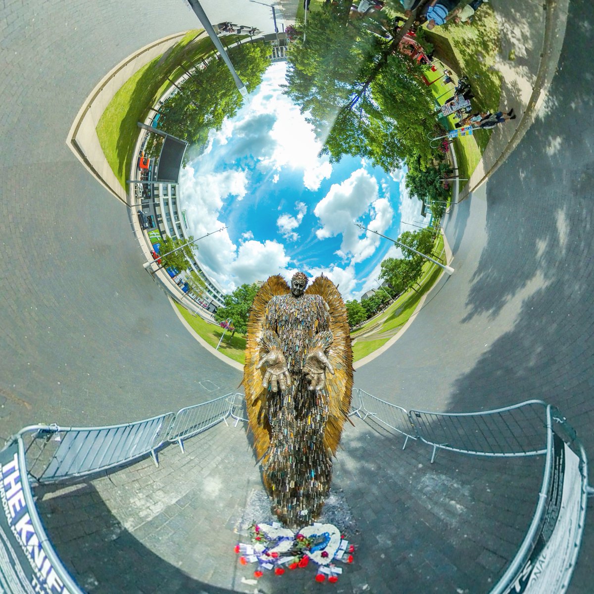 pintsizedplanet's tweet photo. Knife Angel Middlesbrough.
No Watermark as have no intention of selling these.#pintsizedplanet #pintsizedplanets #lifein360 #tinyplanet #tinyplanets #photosphere #360photography #360photo #misphere #stopknifecrime #stopknifecrimeuk #stopknifecrimenow #Middlesbrough #knifeangel https://t.co/IdwUseEPuh