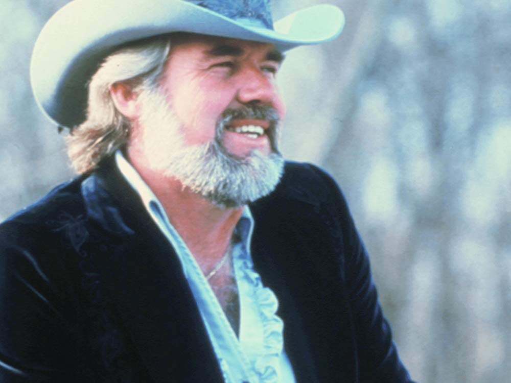 A BIG Happy Birthday to the Gambler himself. Kenny Rogers 81 years young today!   