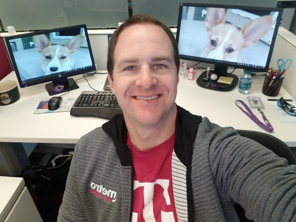 thedarkwngduck's tweet photo. Whether you wear #magenta or #purple we are all @Tmobile. Let's bring the #Uncarrier family closer together and rock both brands. #TwiceTheSwag @xtinaellis1 @DaveArute @JonFreier #BridgingBrands #ColoRADo https://t.co/v1hVMaz6wA