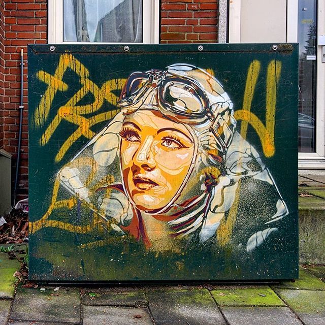 chilledoutco's tweet image. @btoyglitch #stencil on an #electricbox for @streetartmuseumamsterdam #amsterdam #netherlands 
#urbanart #streetart #btoy #woman #pilot #colorful #streetartmuseumamsterdam #streetartmuseum #spray #sprayart ift.tt/31T4DAk