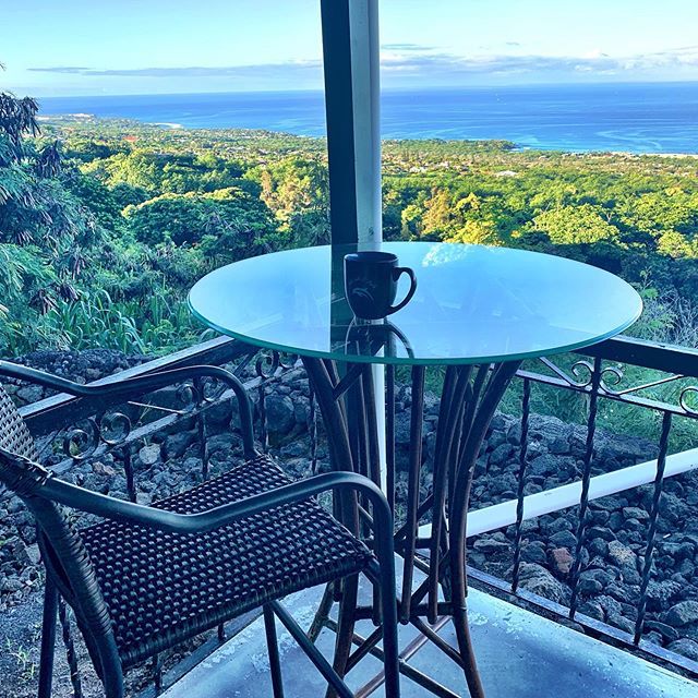 JulieZiemelis's tweet photo. My new table that has spent most of its life in the rainforest of Volcano, Hi -now it has a new life looking out over the ocean instead of the ferns, ginger and ohia. It’s gonna be a good life, Mr. Table. #BestSeatInTheHouse #MyLanaiIsNowDone #LuckyLive… https://t.co/I4uJmJRWJX https://t.co/lmfkhyWnh6