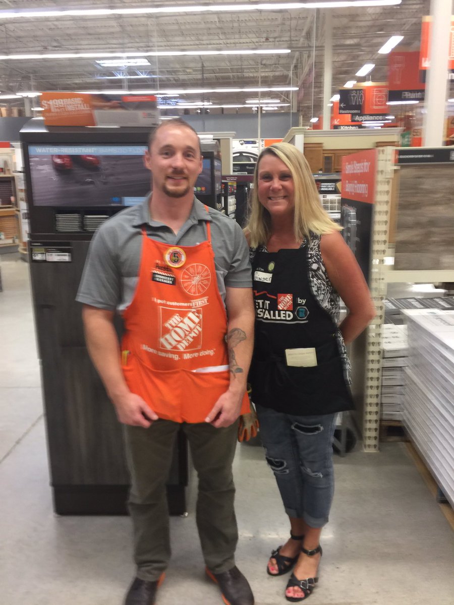 ginger_sexton's tweet photo. #TakeYourShare23 and #WhyBuyTHD
#romanoffeast
#romanoffreno
 @superdave427  @Kelly_THD,  @larissagreenTHD,  @jeneviaTHD,  @mattbare_HD,  @gardendivacgood
@HouseholderTom @THDJohn91  always great spending time with my stores #homedepot0728 https://t.co/tqmrXGJdBt