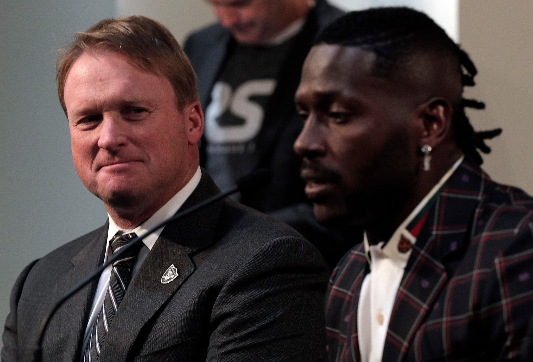 Jon Gruden trolls Antonio Brown over injured feet, absolutely butchers \Happy Birthday\  