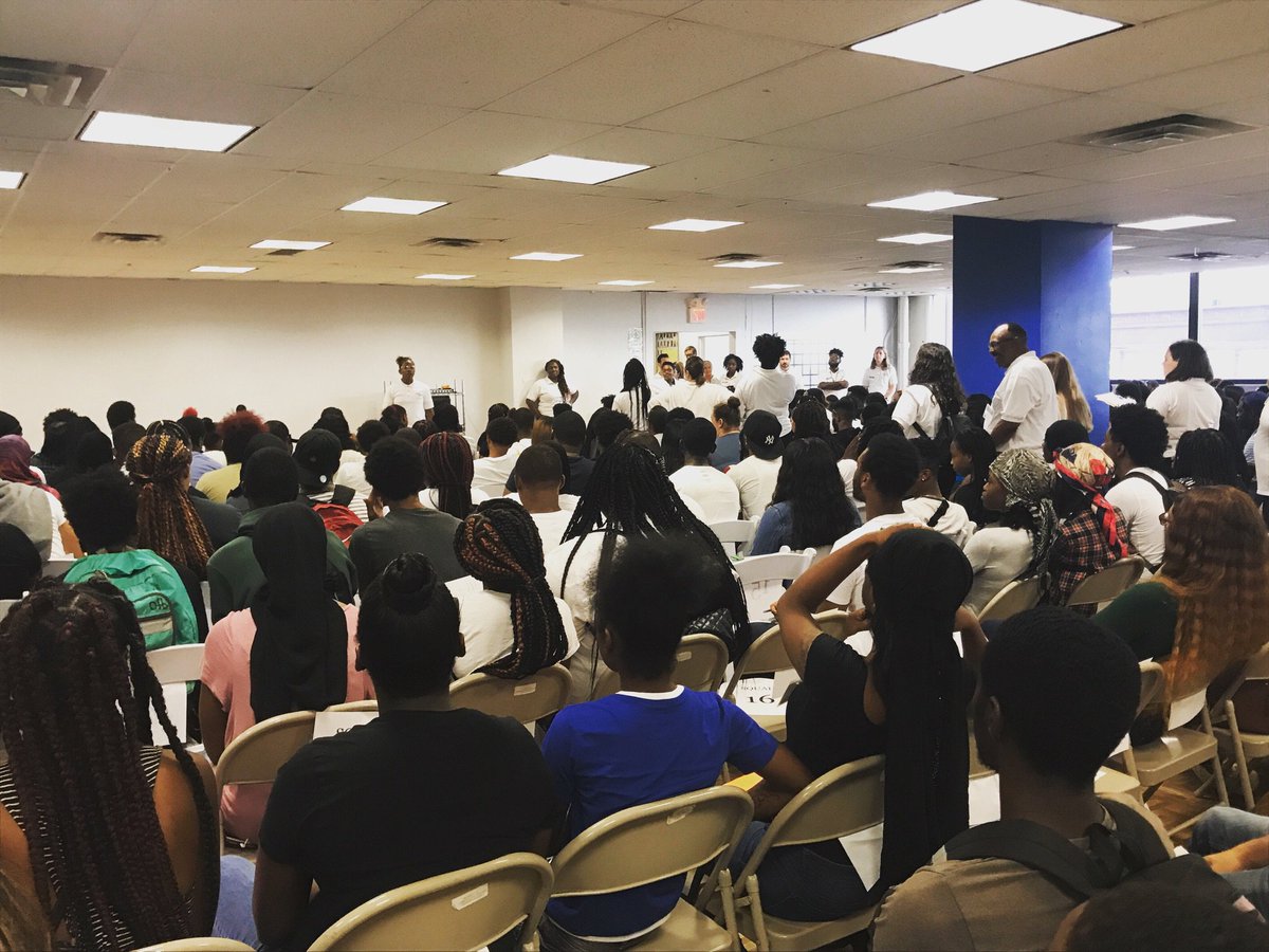 YouthBuildPHL's tweet photo. There’s nothing like DAY 1 of Student Mental Toughness Training. Shout out to the more than 200 #Classof2020 applicants who showed up to #ybphilly today ready for a new start and a chance to reclaim their education. Let’s go! #YBready20 #YBWave https://t.co/upttFWAWHB