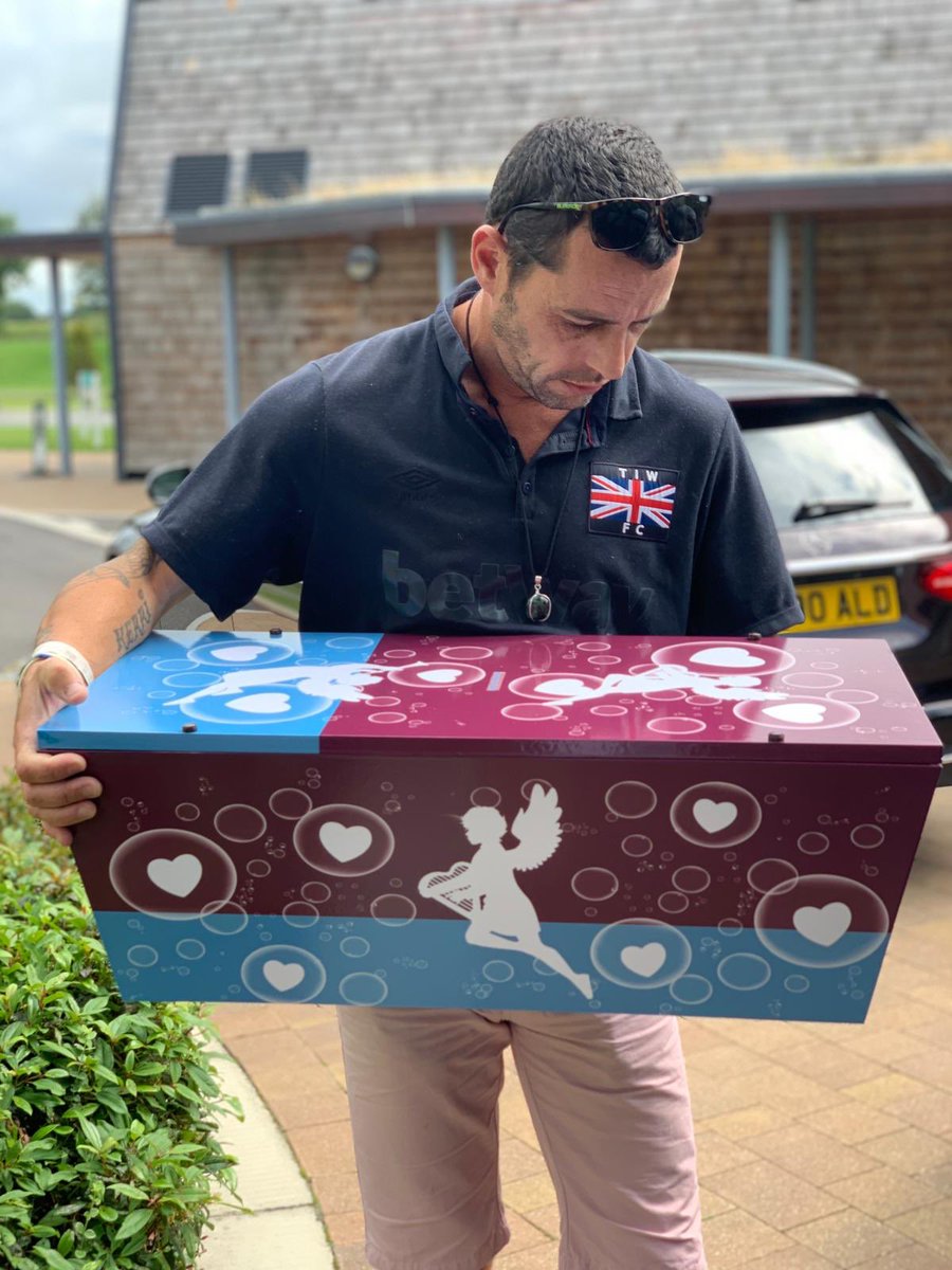 Dizzyuk's tweet image. my Zen will not be forgotten and will be starting the Zen Taylor Trust and help charity’s that have helped such as @RMHBristol and raise awareness for CHD and these little heart babies.

Once again, can’t thank everyone enough for all the messages and love🙏🏼❤️
#Zen