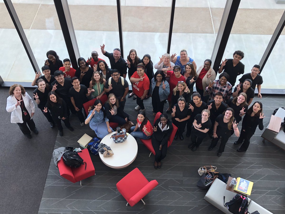 uh_con's tweet photo. Great to see our MSN and Traditional BSN students enjoying their new space. #UHCON classes running at full swing. #CougarNurses #UHatKaty #GoCoogs https://t.co/kFu9e9RgPm