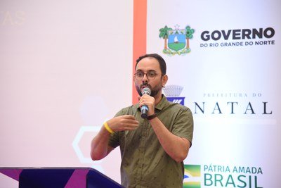 potilivre's tweet photo. > @pBaesse, Coordenador da @PotiLivre e Professor de Desenvolvimento de Sistemas do IFRN Campus Ceará-Mirim, realiza palestra sobre privacidade de dados durante a #CPNatal2
https://t.co/pcb4GOFCpM https://t.co/VwlqKzp8iI