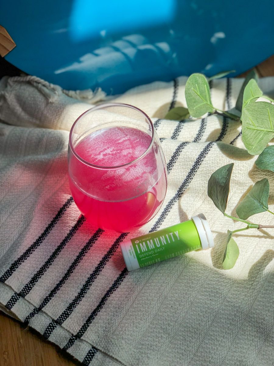 ItWorksGlobal's tweet photo. It Works! Immunity is a delicious choice to sip on this afternoon! 😋

#ItWorksImmunity #SipTheSpectrum https://t.co/eanbR4mLX6