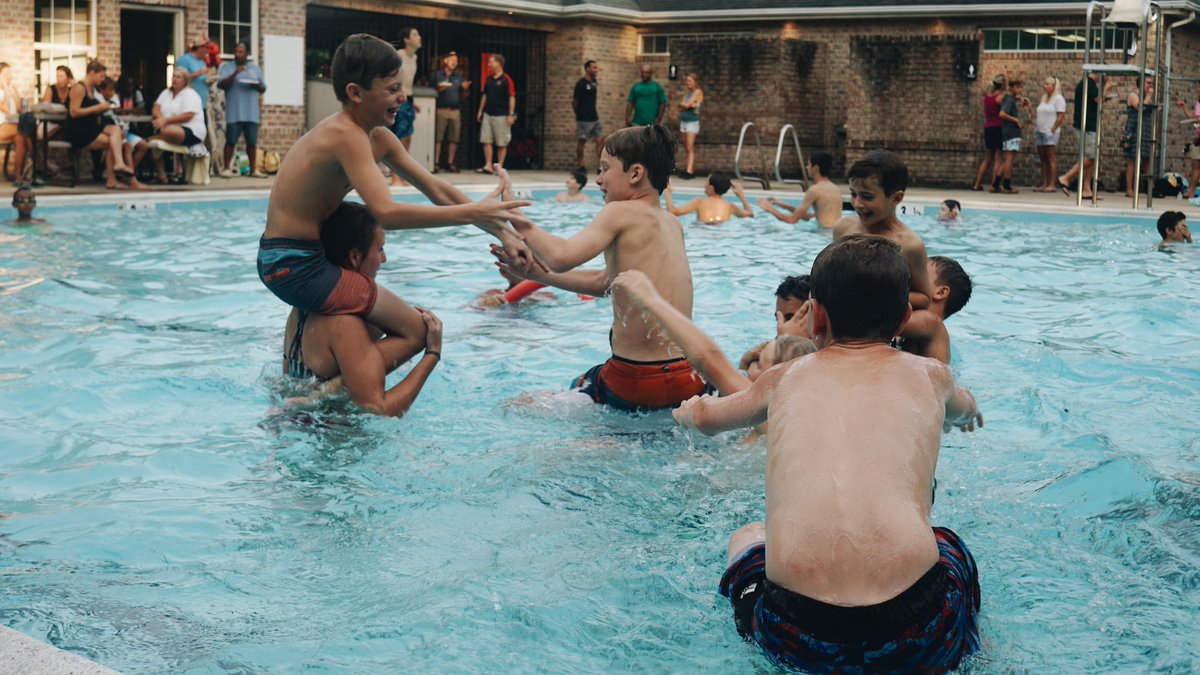 NLSupnext's tweet photo. 2019 Fall Kickoff Pool Party was a blast πβ½οΈ || Thank you NLS families ππΌ #bettertogether #oneclub #family #poolparty #funtimes #culture #onamission #nlsmediateam https://t.co/hEXkzdtFOv