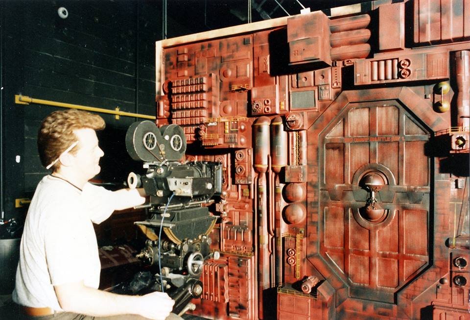Reddwarfzone's tweet photo. The Model Unit filming Red Dwarfs Docking Bay sequences. #Reddwarf #Modelunit #RDbehindthescenes #Starbug https://t.co/YyXnWVSjD0
