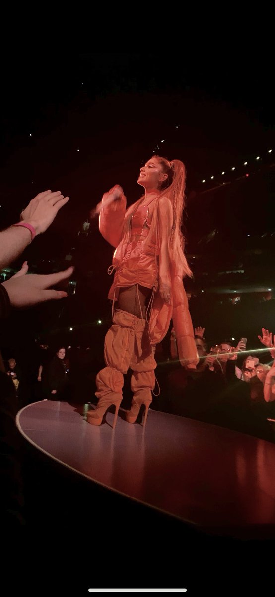 osnapitzlys's tweet photo. miss u. n I miss her. n I miss this day. Love y’all #swtdetroit @ArianaGrande @SocialHouseTC see u in Kentucky <3 https://t.co/4ln3EvOm0d