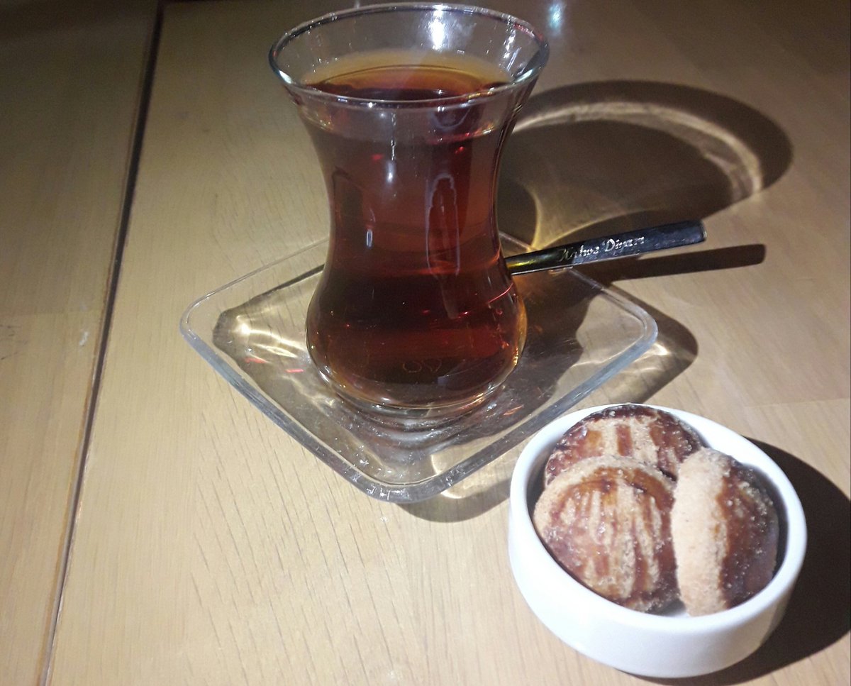 Arkadaşlar tanıştırıyım "Allahın çayından 5 lira istersek hayvan gibi tepki çekeriz" kurabiyesi