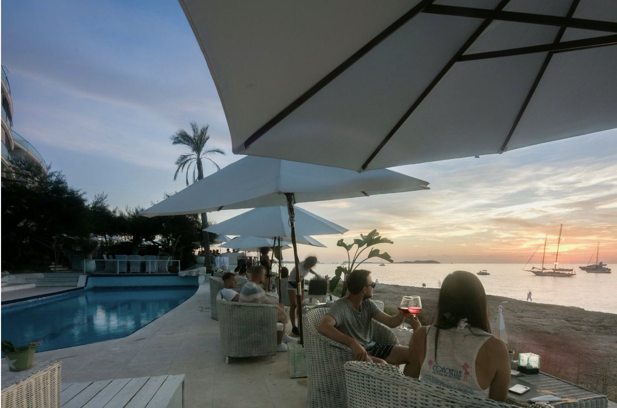 Nos encanta que disfrutéis así y de esa manera 😊🕶
.
.
We love that you enjoy like that and that way😊🕶
.
.
Wir lieben, dass Sie so und so genießen😊🕶

#sunseabaribiza #wonderful_ibiza #beautiful_ibiza #seasonibiza #summeribiza #temporada2019 #loveibiza #iloveibiza #ibiza