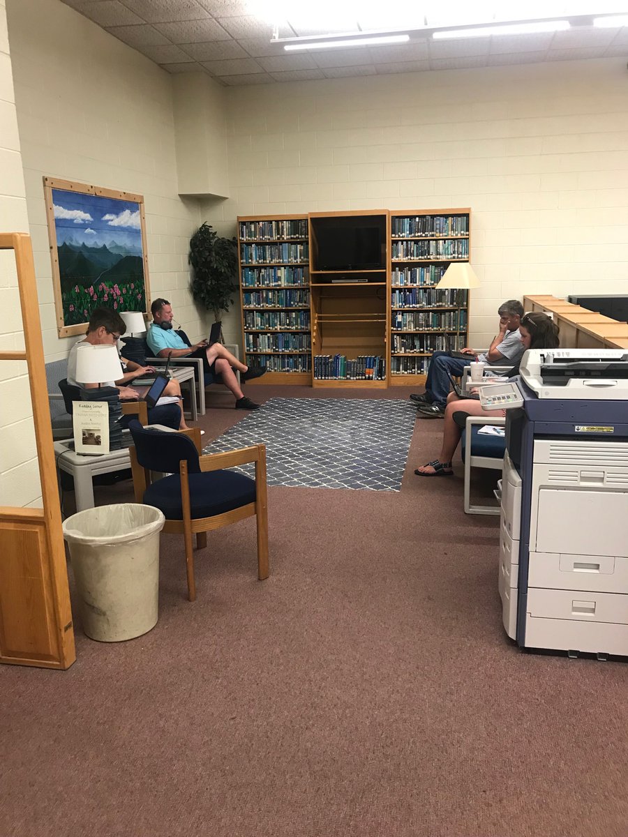 psuttonteacher's tweet photo. Middle school science teachers collaborating to create literacy based lessons #purposeful planning ⁦@HCPSNC⁩ https://t.co/fM9B6eowTt
