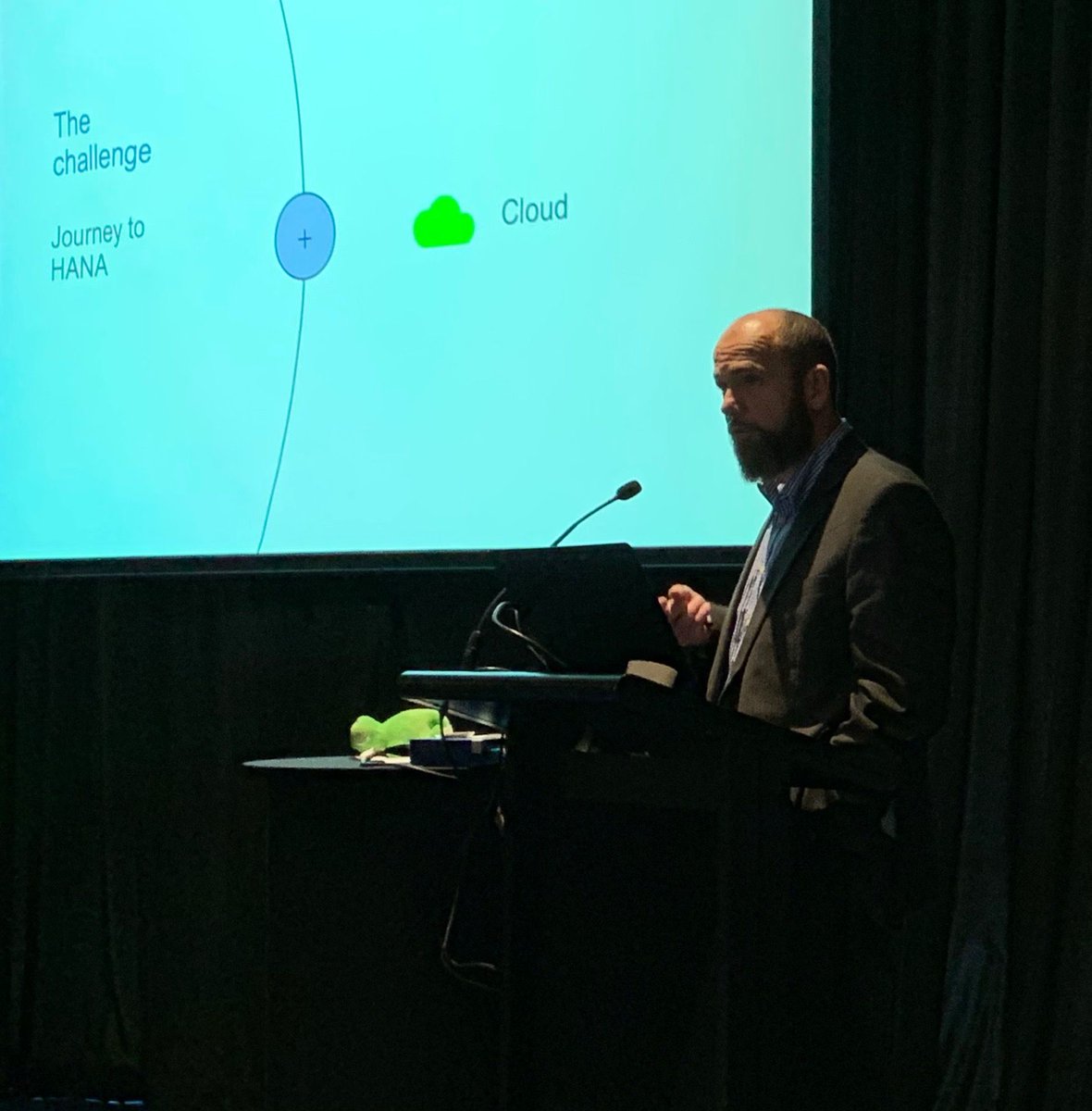 pwl_n_stuff's tweet image. The journey to @SAP HANA and Cloud examined at @SUSE Expert Day Auckland by SAP on @Azure Technology Lead for Asia, Etienne Dittrich (@etsdit).