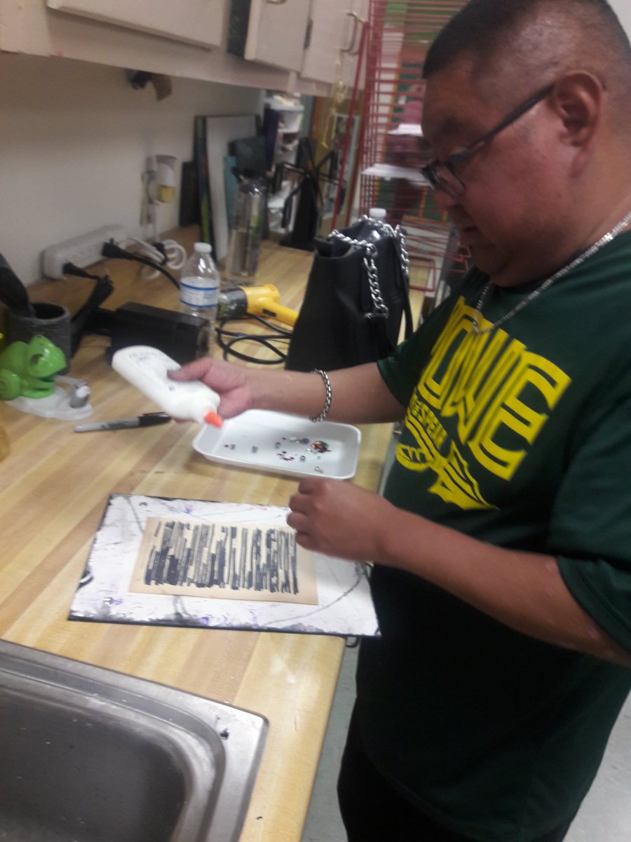 NikkiRoweArt's tweet image. Teacher&apos;s having fun at the Blackout Poetry workshop. 
 @Rowe006
#ArtAndLanguage