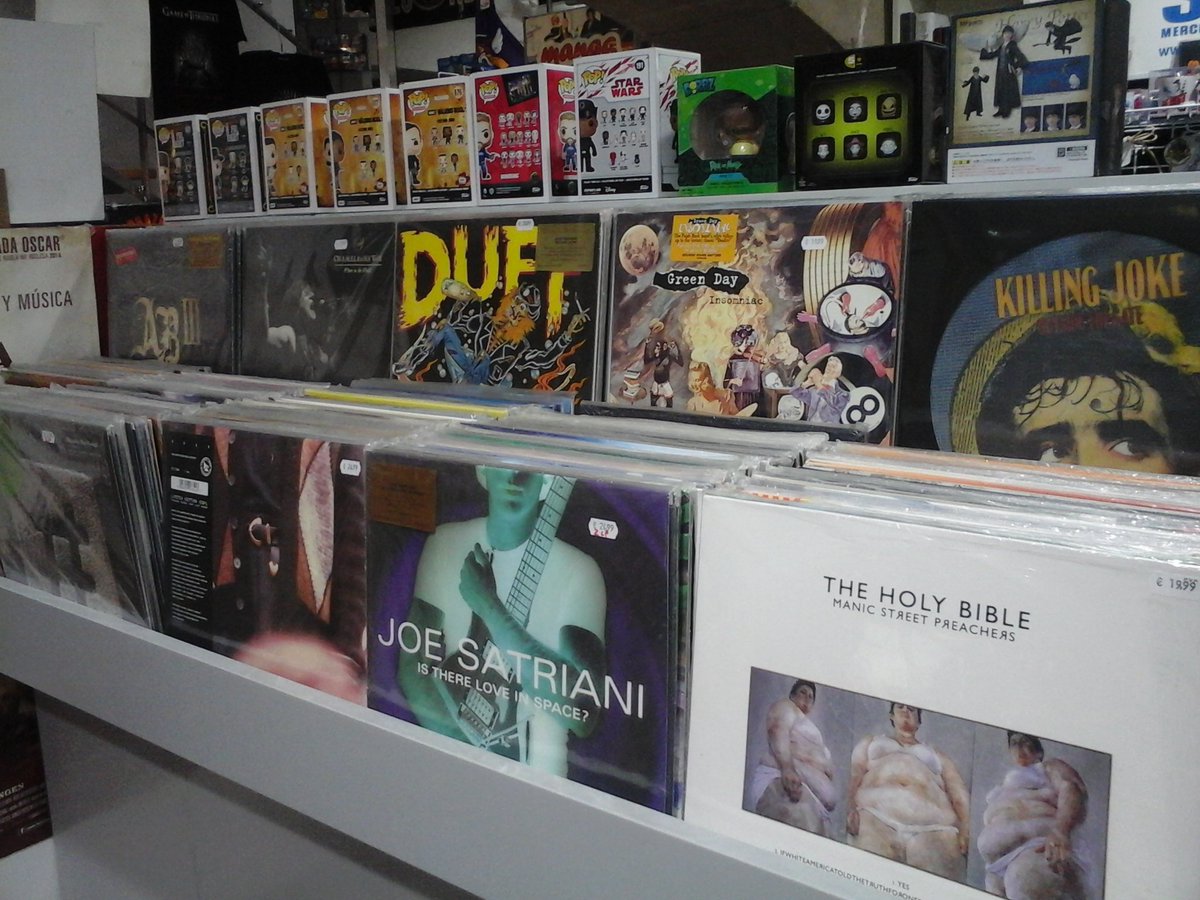 joseprroca's tweet photo. Comprant per #Girona #mobydiskrecords #mobydisk #girona #larambla #larambladegirona #rambladegirona #barrivell #RecordStore #Vinyls #merchandising #Llibres @gironamola @girona_cat @turisme_gi
Calexico And Iron & Wine "Years To Burn"
Limited Turquoise 180g Vinyl Edition https://t.co/sb2vw2izsA