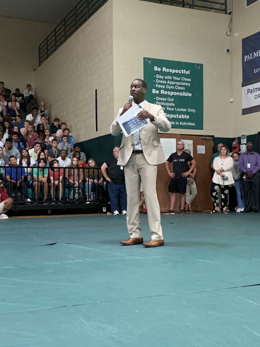 dutchforkhigh's tweet photo. #RockStar Gerald Gary inspires the Silver 🦊 Foxes. #PrideIn5 #FoxPride #firstdayassembly https://t.co/YHlTVMVzuc