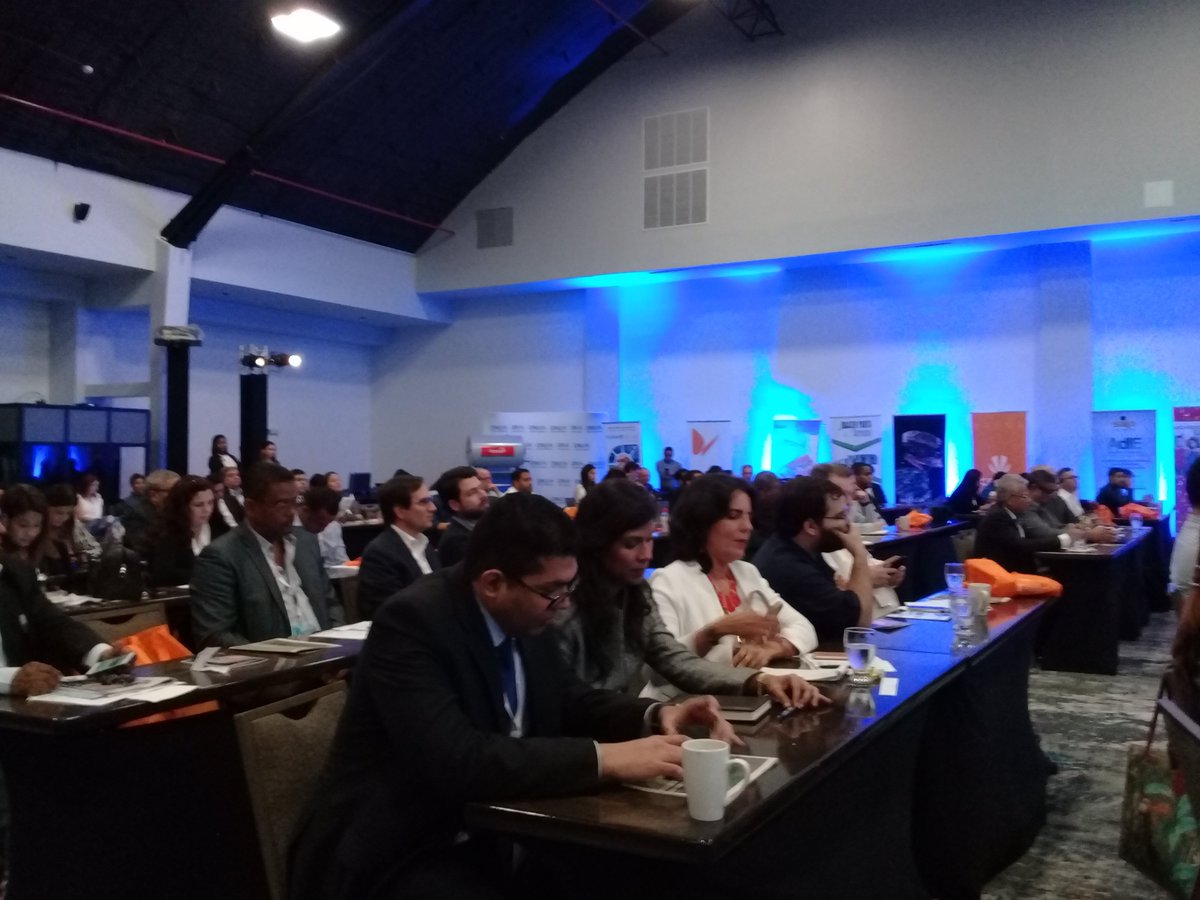 AsepPanama's tweet photo. #Simposio2019 Explicamos las normas legales y vigentes sobre qué es y para qué sirven las consultas públicas y foros informativos en XI Simposio Industrial y de Energía de @industrialespty https://t.co/VHXE4iYFUQ