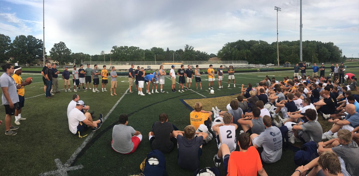 kmlasersfb's tweet photo. Dads Decal night!!! FamilyFirst!! https://t.co/XJzQl4GxXO