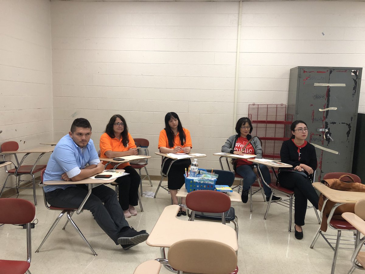 PolyglotPerezM's tweet photo. Today World Language Teachers we’re rocking and rollimg@im their kickoff sessions! Many thanks to all those who lead sessions! #wearedps #dpskickoff @DurhamPublicSch @DPS_K12C_I https://t.co/LWDXttHXy9
