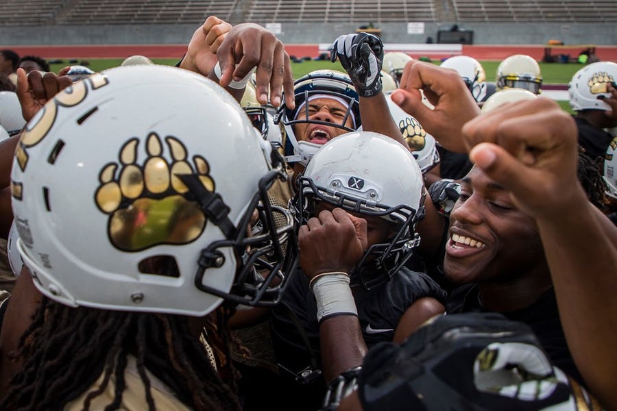 JoeJHoyt's tweet photo. How does @SportsDayHS rank the top 20 5A teams in the area? It's Highland Park, the three-time reigning state champions, followed by...

Full top 20: https://t.co/CclbS6QdEW

#txhsfb https://t.co/p1qKM5qS53