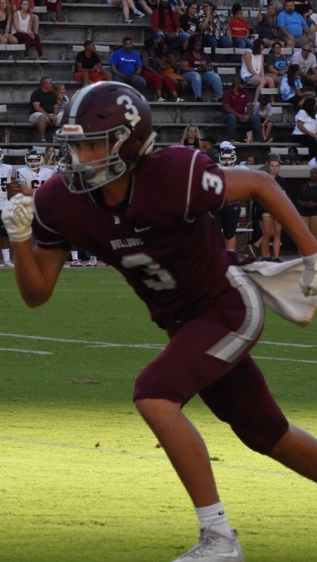 coachtatefhs20's tweet photo. How many days until Football Season for the Bearden Bulldogs?  3️⃣
Pictured:   Dogs’ Senior Wide Receiver JAMES ADKINS 🏈 🐶 
⁦@BeardenFB⁩
⁦@Jadkins2020⁩ ⁦@bulldawghouse⁩ ⁦@coachmilan3⁩ ⁦@CoachChait⁩ ⁦@zscotty_7⁩ ⁦@donald_balcom⁩ https://t.co/P0nxzlQxle