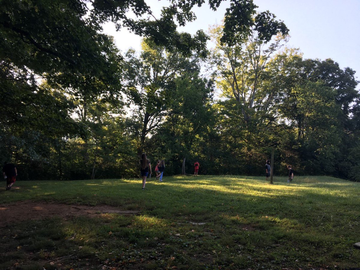 sciencemsparker's tweet photo. What better way to learn about ecosystems than to take your clipboards outside and observe them? #KCSscience #OneTribe https://t.co/fzraJULb50