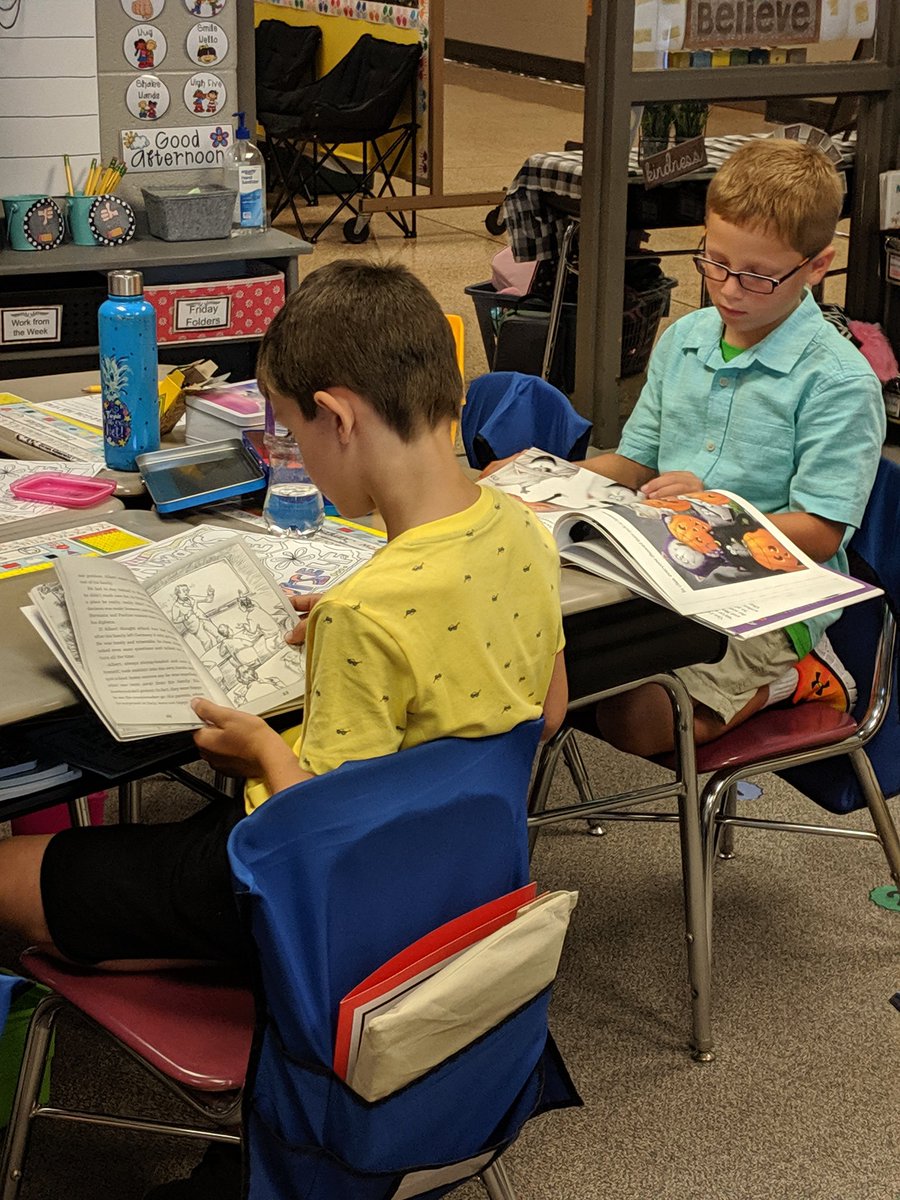 fearonskinders's tweet photo. My heart skipped a beat when some of my kids wanted to read their new books instead of doing a go noodle!! #loveofreading #2ndgraderocks https://t.co/8gpeMdfdMl