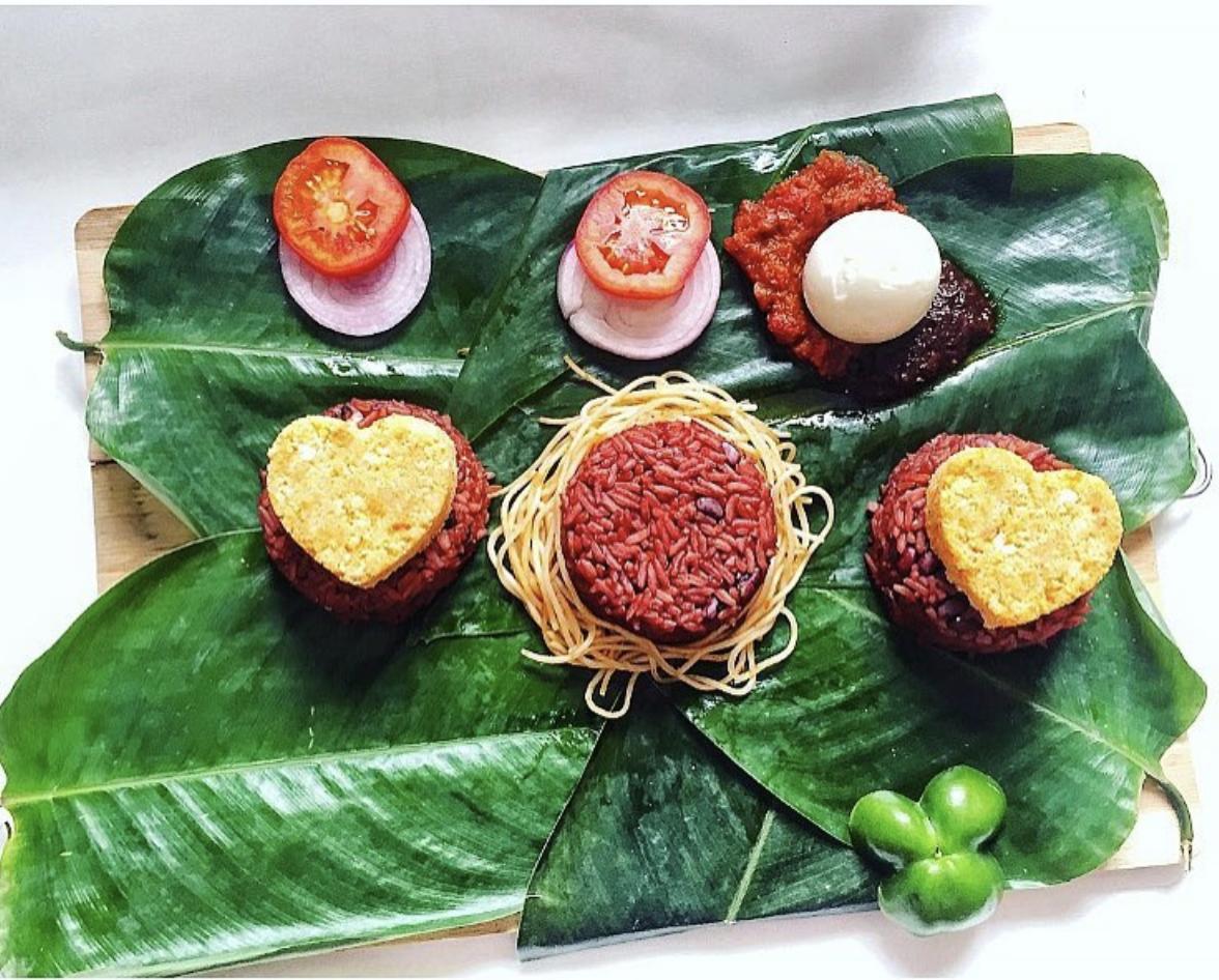 culturefitco's tweet image. What intuitive eating looks like. 😋 Waakye slayed by: @akitchenfaraway
#waakye #intuitiveating #foodie #blackfoofie #africancuisine #travelnoire #africanchef #wellness