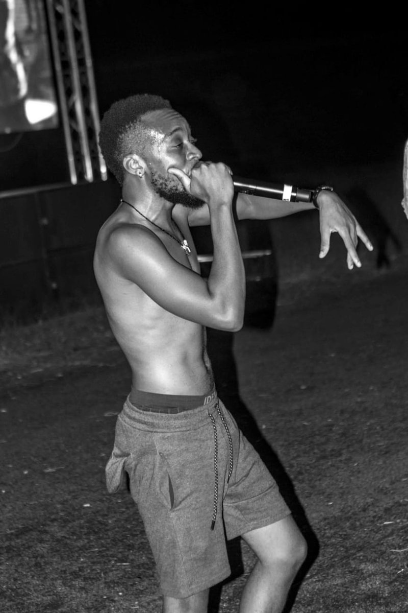 KINGZYLE_'s tweet photo. Sometimes I get scared when I think about my dreams
Freaks the f outta me, but being under the carpet makes me want it even moooorrrreeeeeee 😠😠😠😠
Check out my latest single #Mbambe on all digital platforms 🔥💪🏾💯
https://t.co/hpsMf4kZ1K https://t.co/4ksfc6Zmi2
