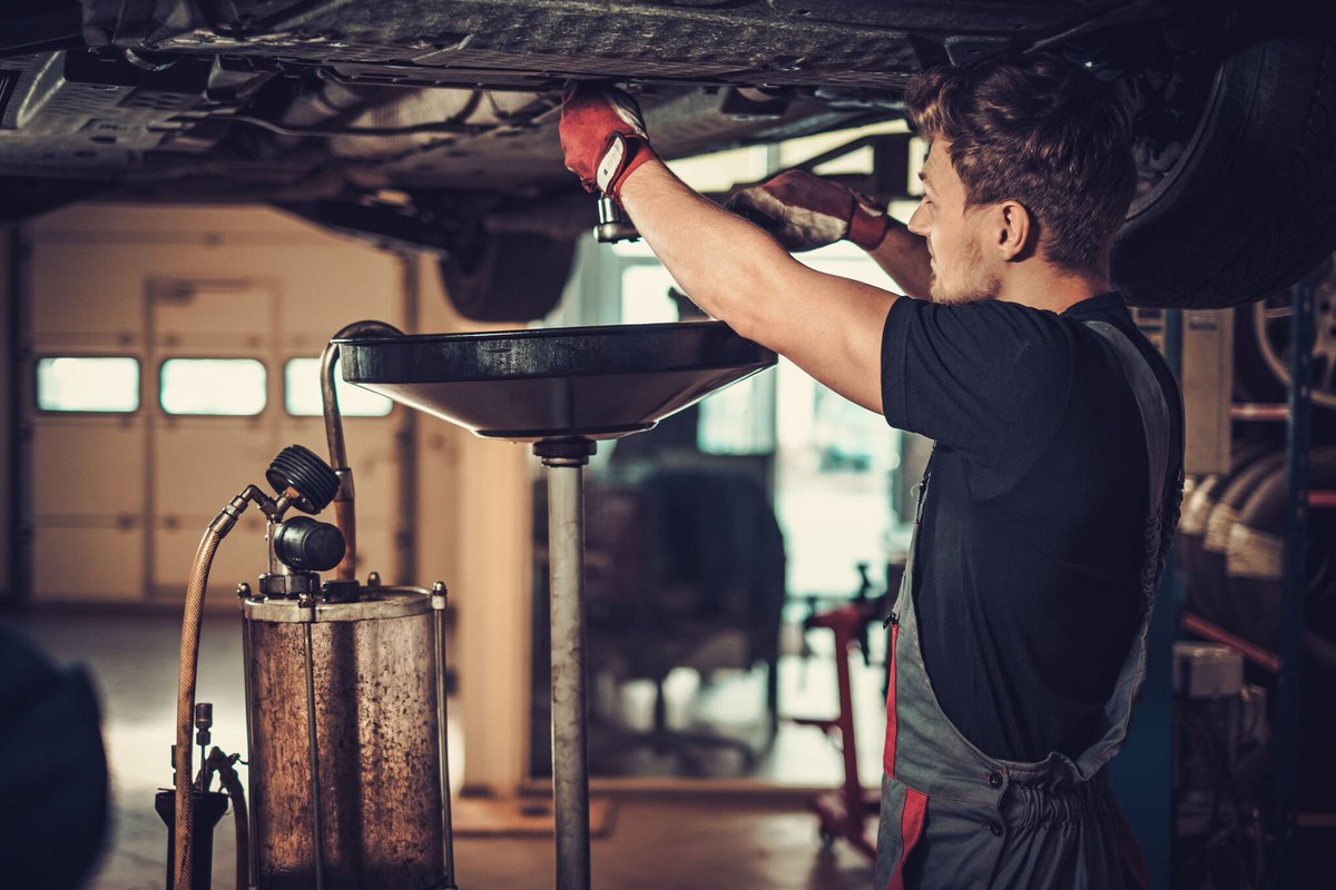 Ensure your vehicle is running smoothly and effectively 👍 schedule a preventative maintenance service with us today: bit.ly/2LPM1Nv