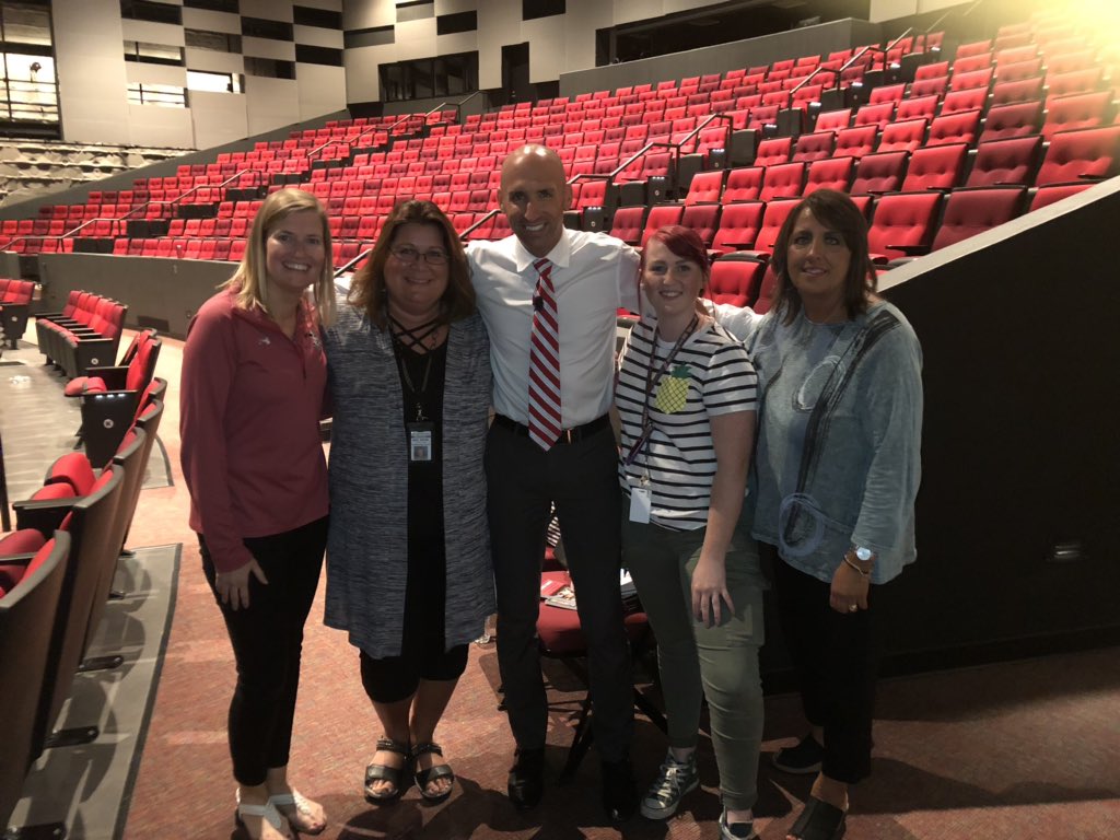BastingAmber's tweet photo. โEvery teacher in America kicks something out of class every dayโ - @BrianMendler #kidsovercontent #alwaysbeteaching #BeTheOneGF https://t.co/MgIJSQgELu
