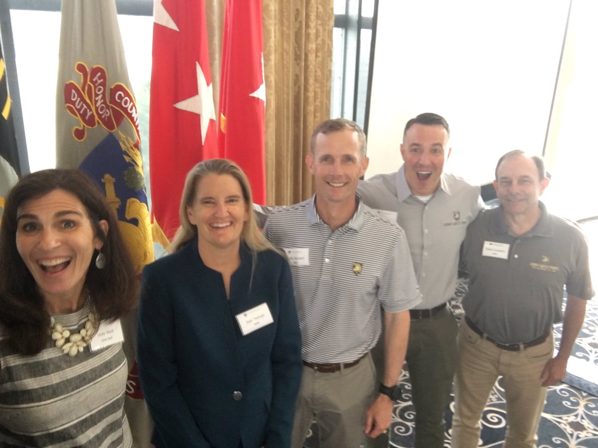 firstandproud1's tweet photo. Great Event and Discussion with Leaders, faculty and @jean_twenge as we continue developing Leaders of Character @WestPoint_USMA. The @Commandant_USMA has some ideas to enhance Standards &amp; Discipline👀 BTO is excited!! https://t.co/SnPvuSQtt3