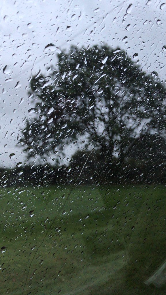 AdventureWalter's tweet photo. A wet end to what was a beautiful day on Anglesey. Think it’s in for the night. 😱 🌧💨 #ynysmon https://t.co/1koLUS5xD1