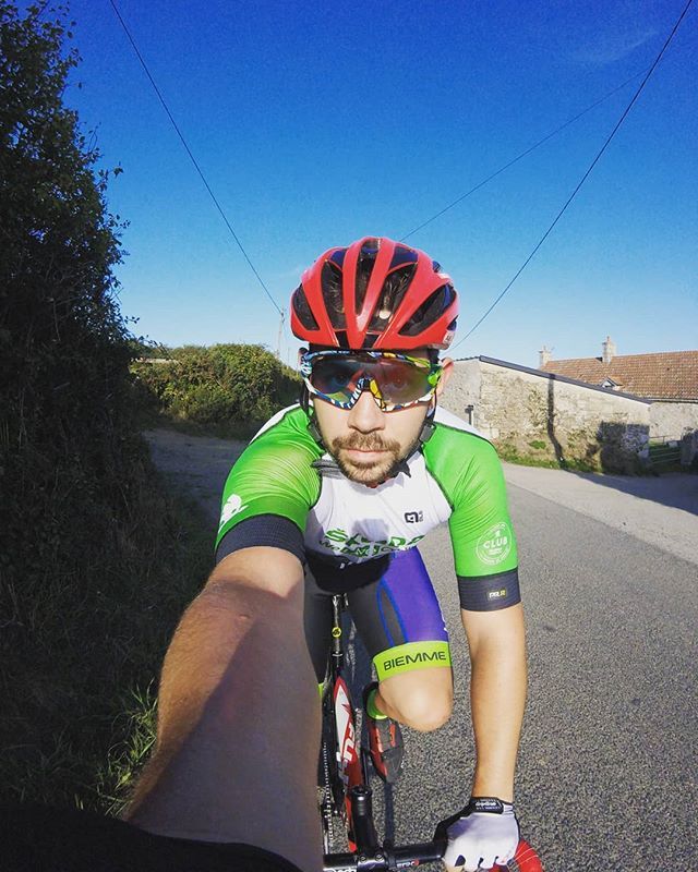 davidlorimier's tweet photo. Dernier entraînement avant la fixed42 👊👊 merci au magasin @obrienbike de m'avoir réparer dans un temps record ma roue avant 👏 nikel pour les derniers petit réglages 🚴
#obrienbike #welovecycling #fujibike #fixed42 #radrace #trackcycling https://t.co/kvQGeyORWR https://t.co/BLIRDGmzEy